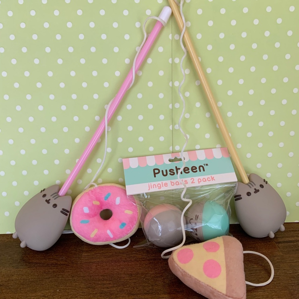 Pusheen exclusive items